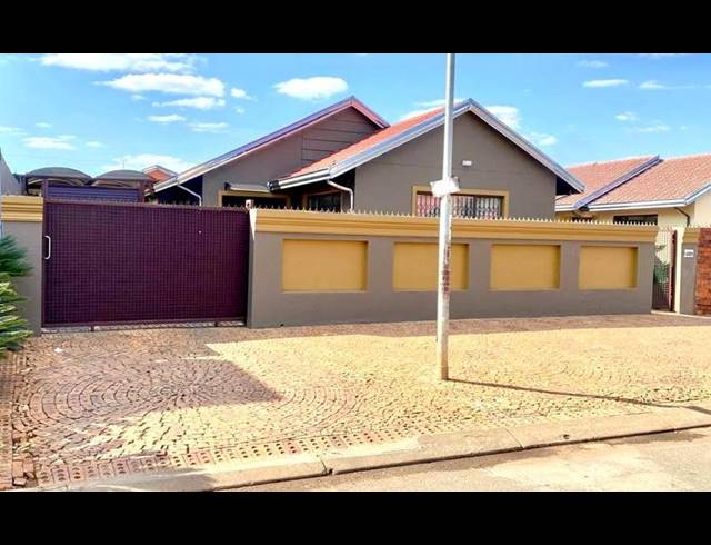 2 BEDROOM PROPERTY TO RENT IN PROTEA NORTH